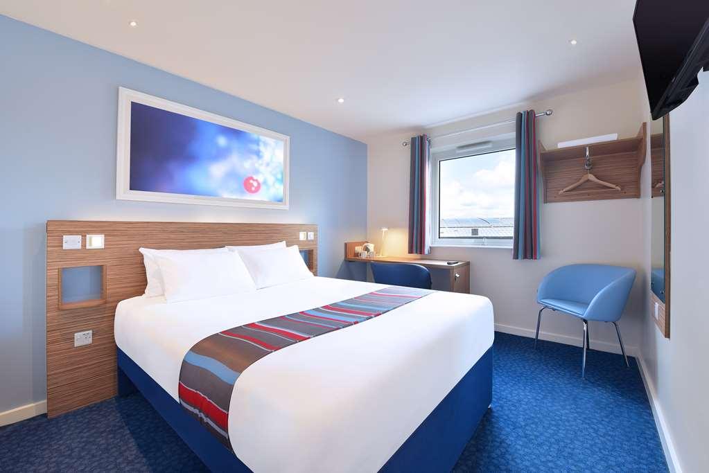 Travelodge Cameron Toll Hotel EDI Zimmer foto