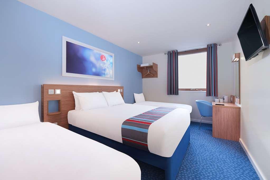 Travelodge Cameron Toll Hotel EDI Zimmer foto
